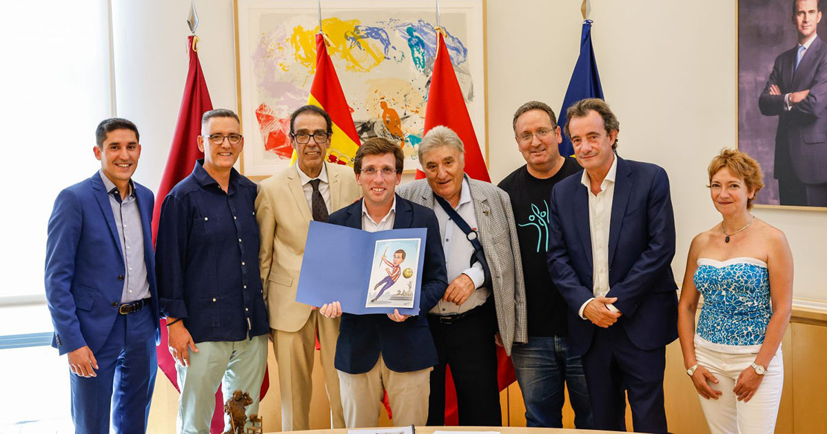 Alcalde de Madrid, José Luis Martínez-Almeida, Galardonado con el Premio Sancho Panza